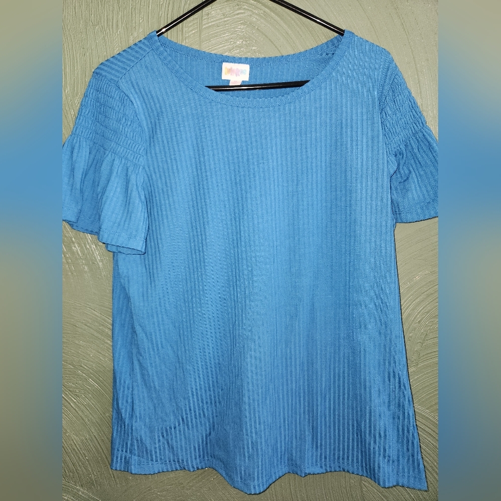Gorgeous blue LulaRoe top